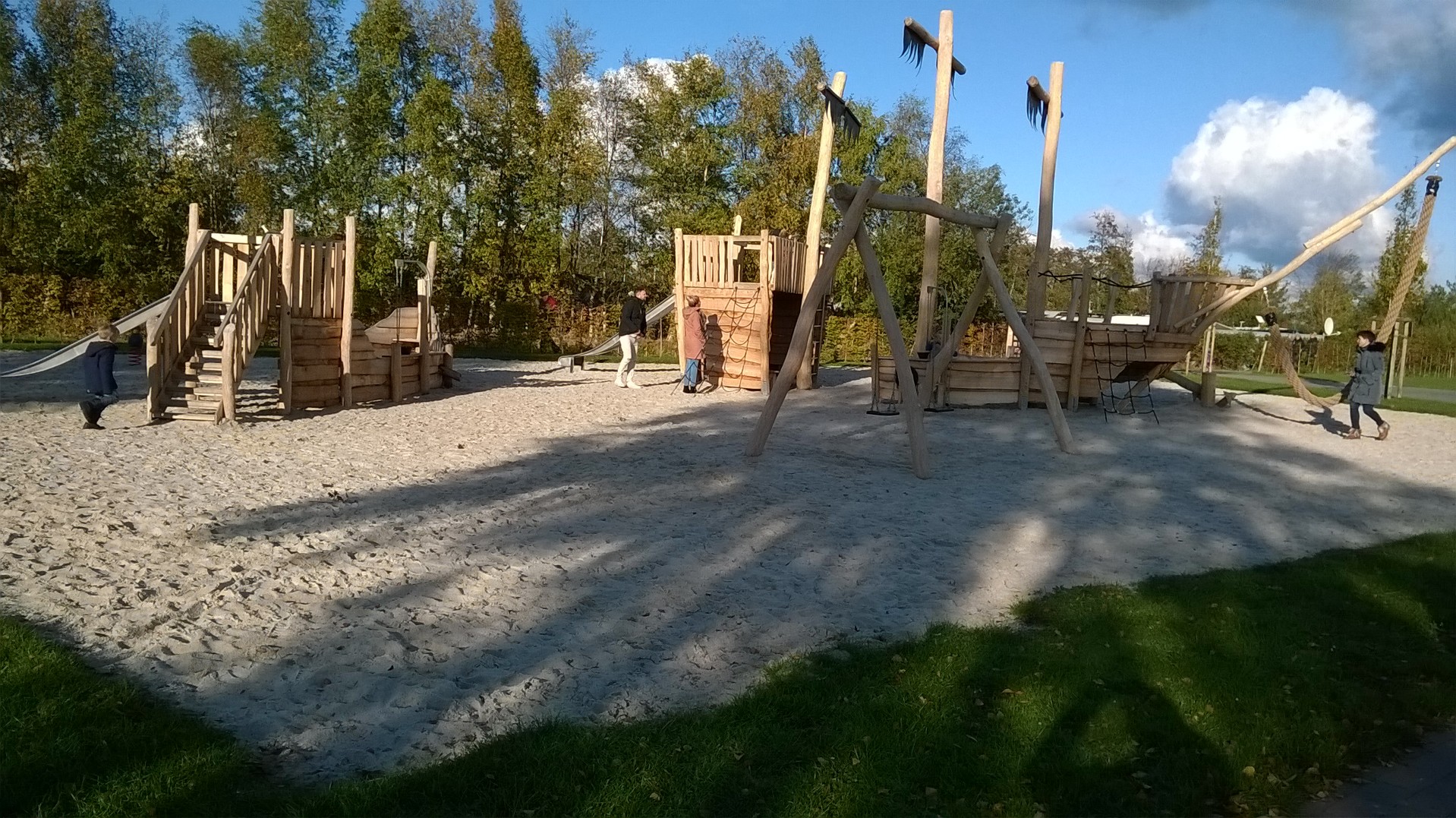 Neu angelegter Spielplatz Ansicht 1