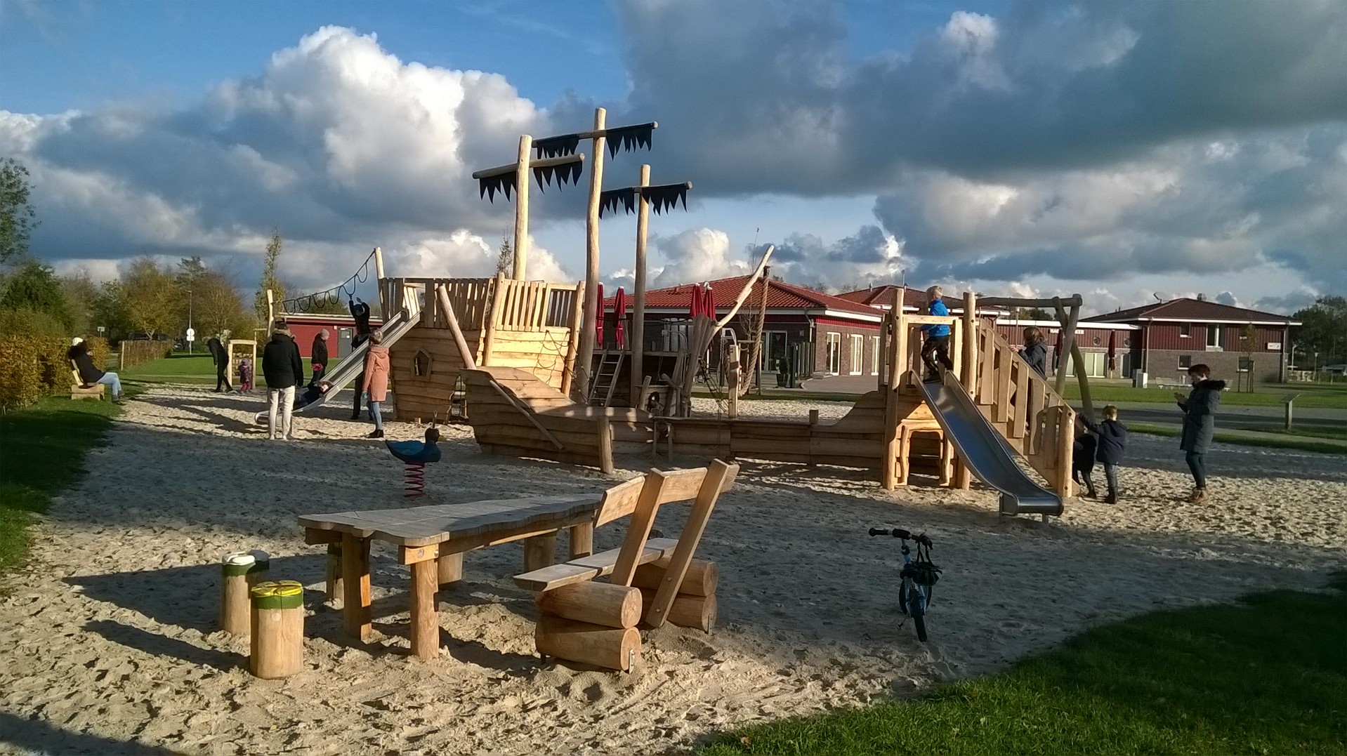 Neu angelegter Spielplatz Ansicht 2